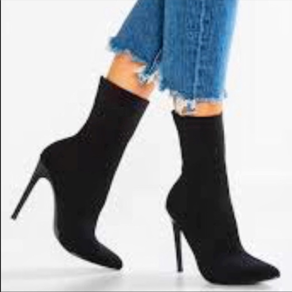 SALE! NEW Steve Madden “century” bootie